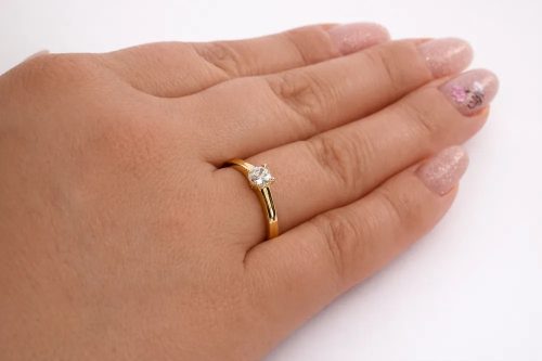 14 karátos arany szoliter gyűrű cirkon kővel