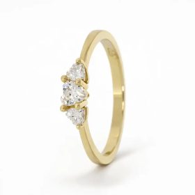 Sárga arany gyűrű szív alakú cirkon kövekkel elegáns kivitelben