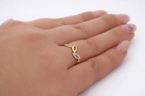 Sárga arany levél mintás cirkon köves gyűrű egyedi nőies stílusban