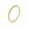 Sárga arany vékony sorköves cirkon gyűrű elegáns fiatalos stílusban