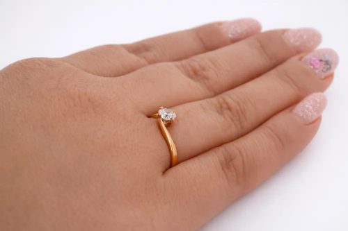 14 karátos rozéarany szoliter gyűrű csavart foglalattal