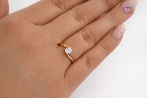 14 karátos rozéarany szoliter gyűrű csavart foglalattal