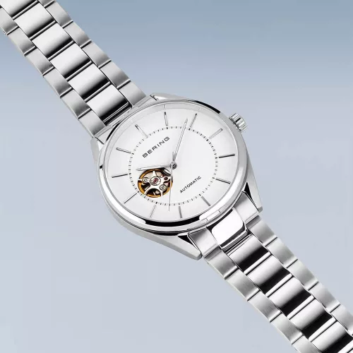 Bering 16743-704 karóra