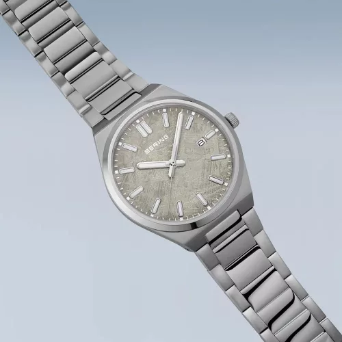 Bering Classic 17639-777 férfi karóra szürke számlappal, acél tokkal