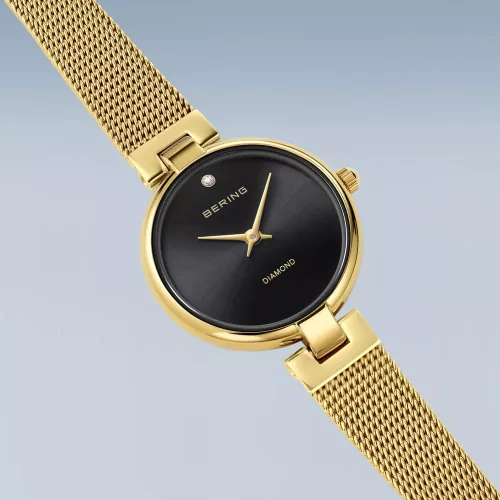 Bering női karóra szett arany fekete számlap gyémánt karkötő