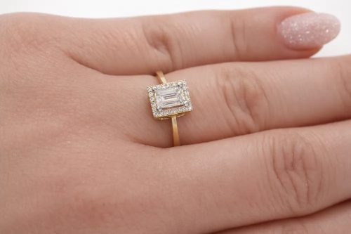 Sárga arany gyűrű nagy és apró cirkon kövekkel elegáns dizájn 77291