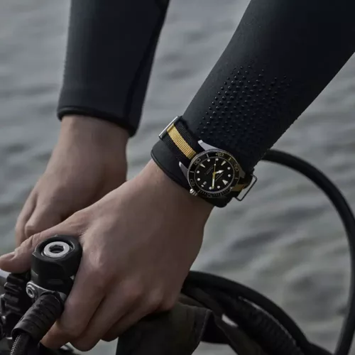 Certina DS Action Diver Powermatic 80 40.5 mm automata férfi búváróra – fekete számlap, NATO szíj