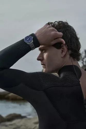 Certina búvár karóra kék számlappal titán szíjjal 40.5 mm