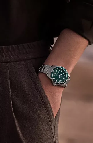 Certina DS Action férfi karóra zöld számlappal acélcsaton 40 mm