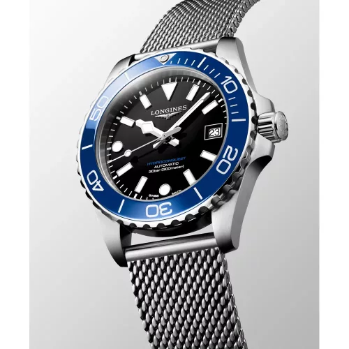 Longines HydroConquest férfi karóra fekete számlappal